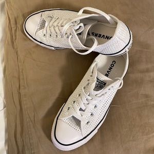 Converse. Size 7